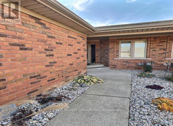 1515 Skinner Street, Lasalle, Ontario  N9H 0A6 - Photo 2 - X12693110