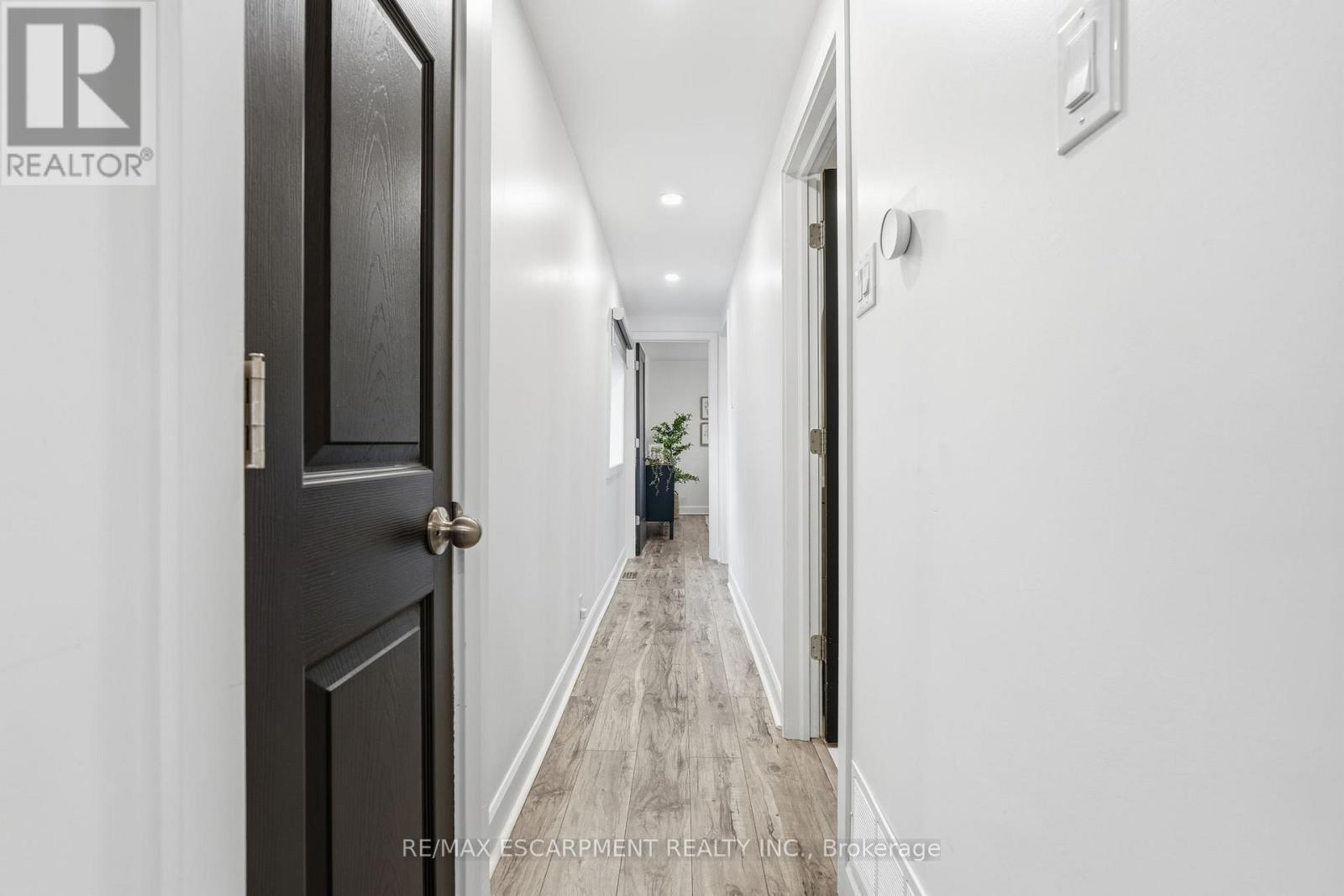 48 Frederick Avenue, Hamilton, Ontario  L8H 4K4 - Photo 10 - X12693176