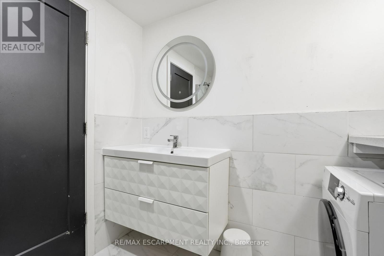 48 Frederick Avenue, Hamilton, Ontario  L8H 4K4 - Photo 12 - X12693176