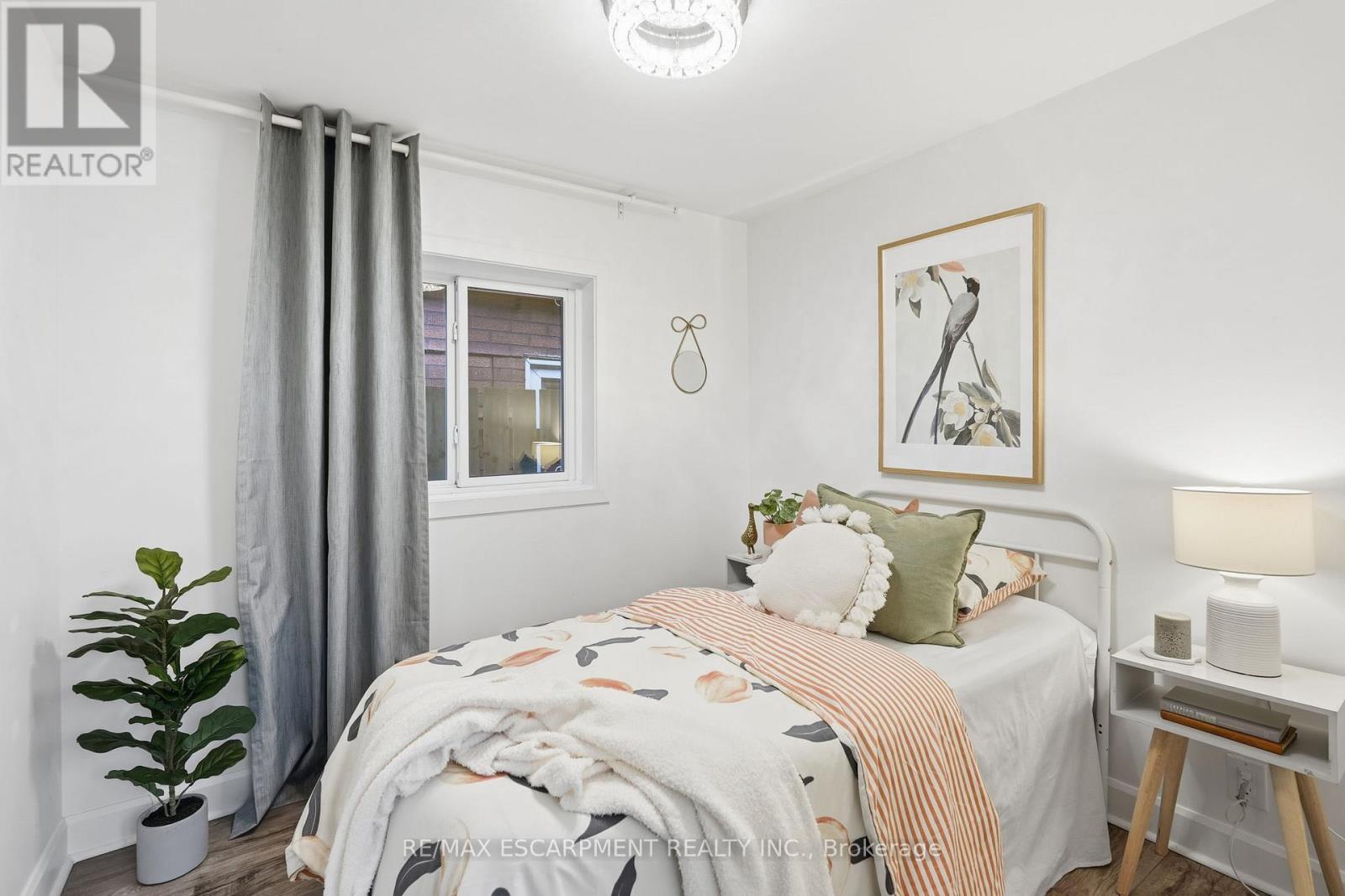 48 Frederick Avenue, Hamilton, Ontario  L8H 4K4 - Photo 14 - X12693176