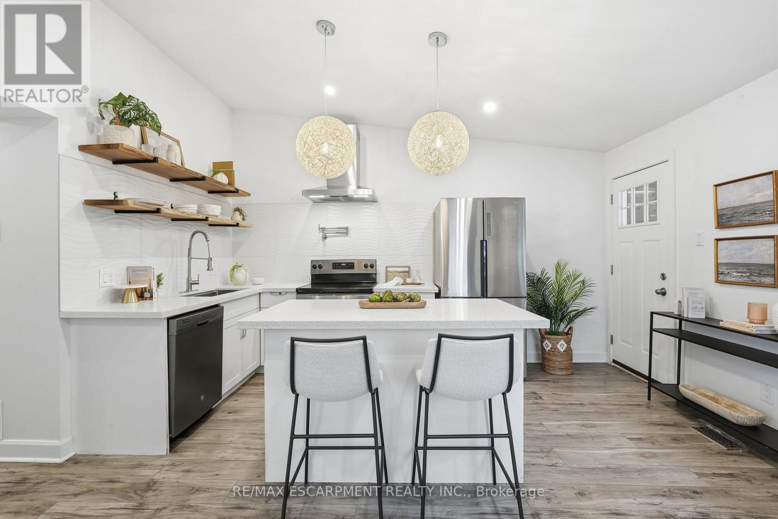 48 Frederick Avenue, Hamilton, Ontario  L8H 4K4 - Photo 7 - X12693176