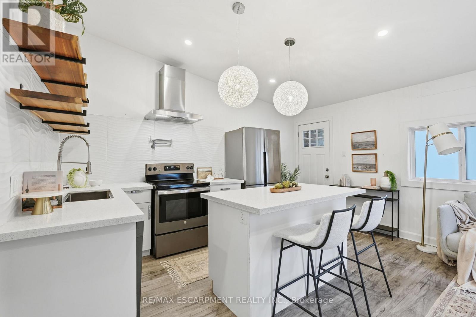 48 Frederick Avenue, Hamilton, Ontario  L8H 4K4 - Photo 8 - X12693176