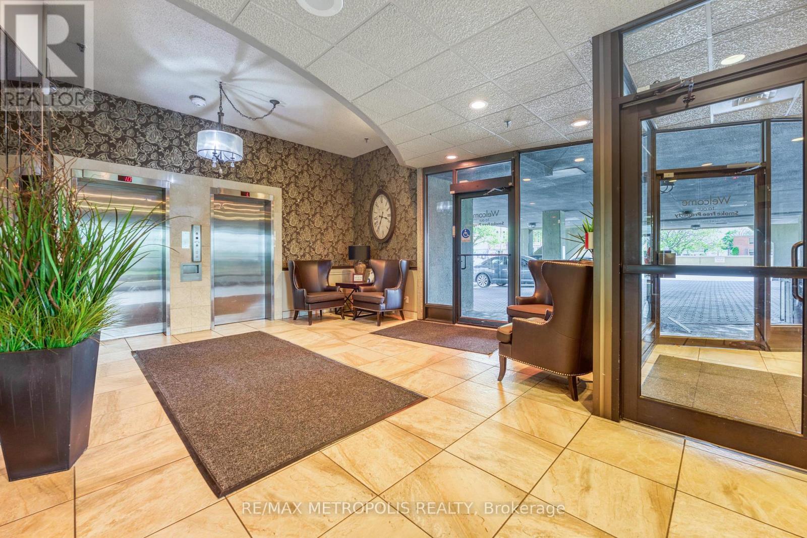 1408 - 155 Front Street N, Sarnia, Ontario  N7T 7V5 - Photo 38 - X12693194