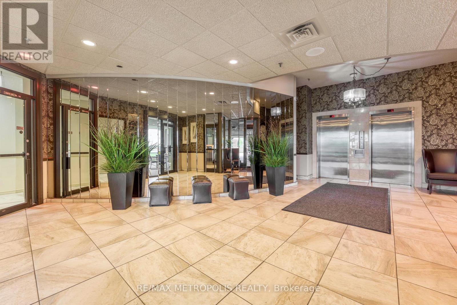 1408 - 155 Front Street N, Sarnia, Ontario  N7T 7V5 - Photo 39 - X12693194