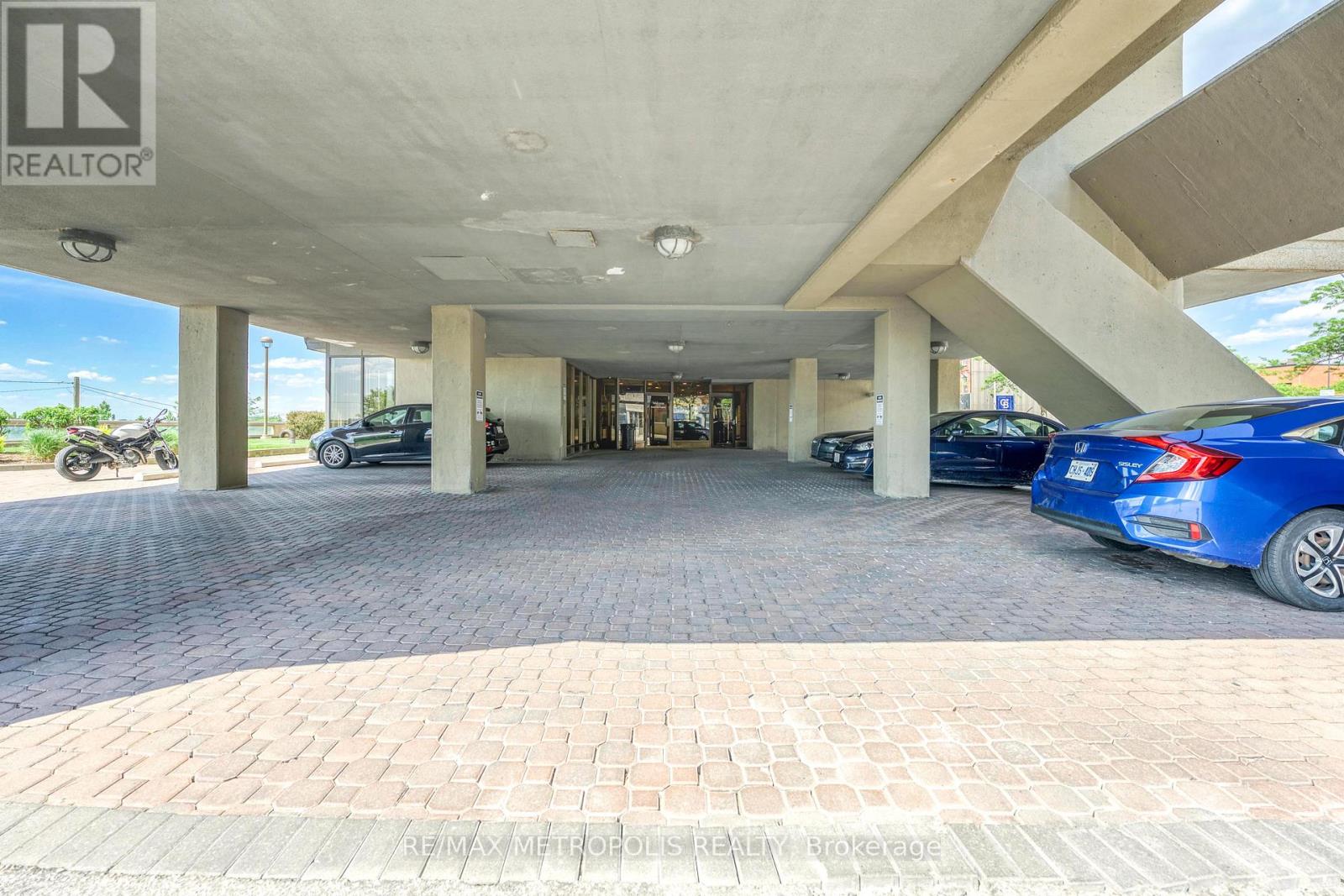 1408 - 155 Front Street N, Sarnia, Ontario  N7T 7V5 - Photo 42 - X12693194