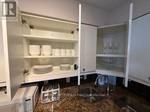 1408 - 155 Front Street N, Sarnia, Ontario  N7T 7V5 - Photo 8 - X12693194