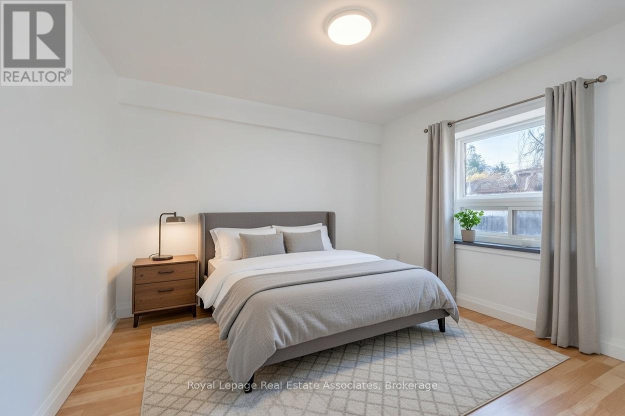 8 - 122 Victoria Avenue N, Hamilton (Landsdale), Ontario  L8L 5E5 - Photo 2 - X12693274