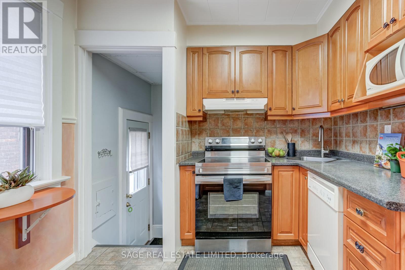 13 Patterson Avenue, Toronto, Ontario  M1L 3Y1 - Photo 7 - E12691358