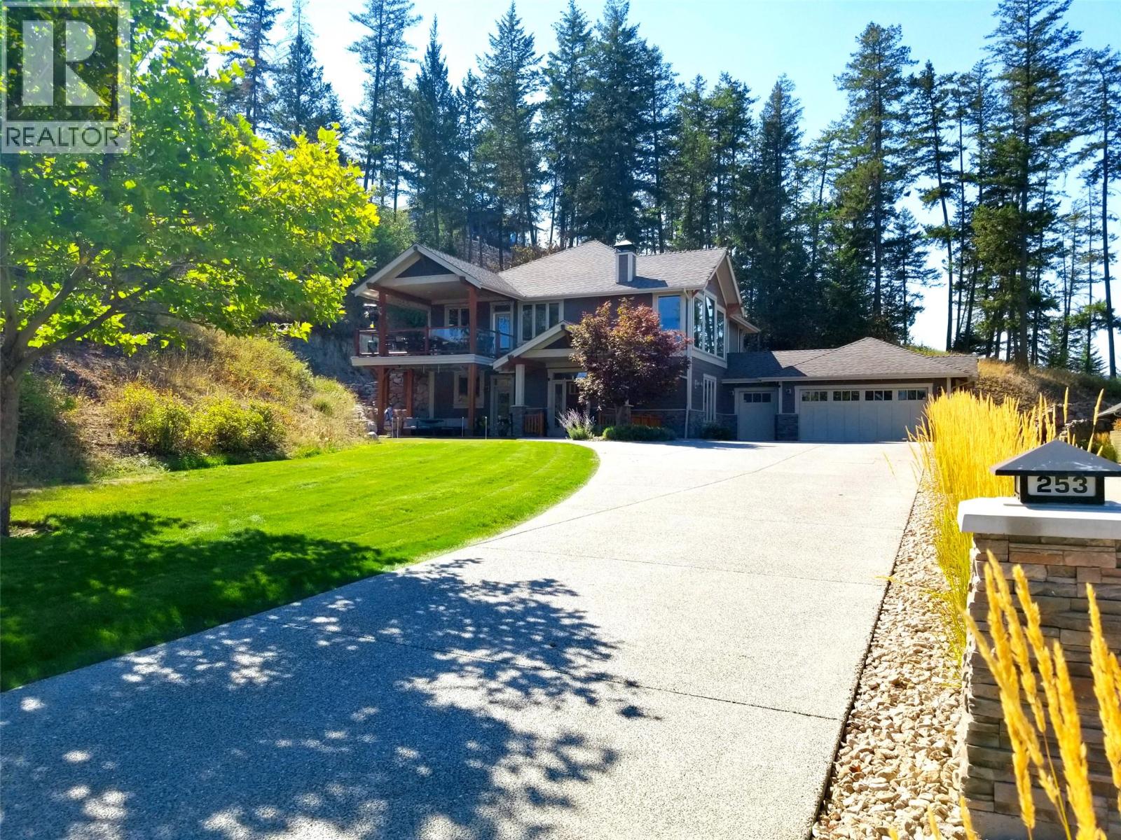 253 Dormie Place, Vernon, British Columbia