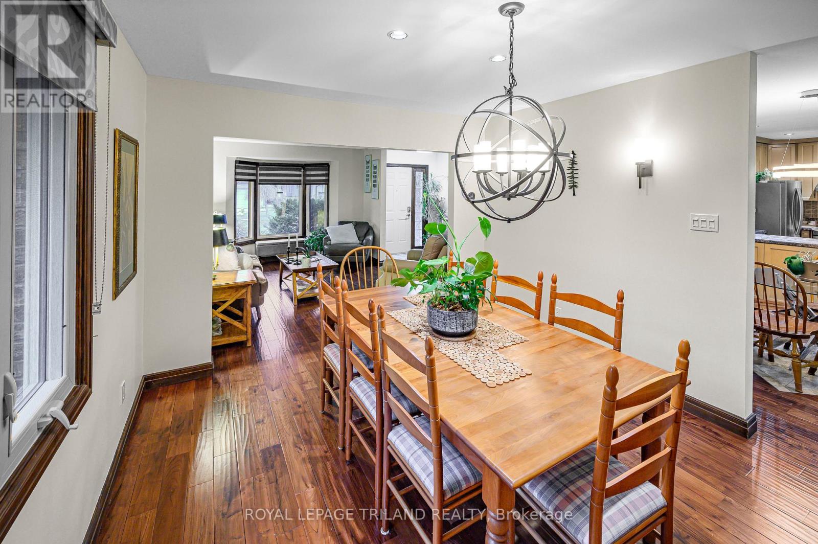 96 Golfdale Crescent, London South, Ontario  N6C 5P5 - Photo 10 - X12693382