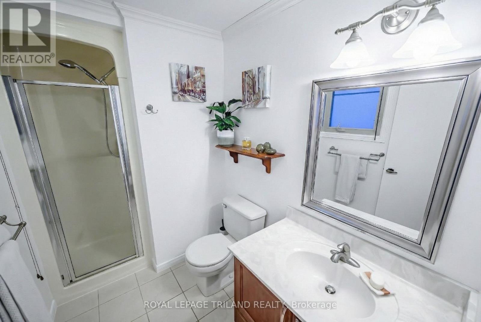 96 Golfdale Crescent, London South, Ontario  N6C 5P5 - Photo 17 - X12693382