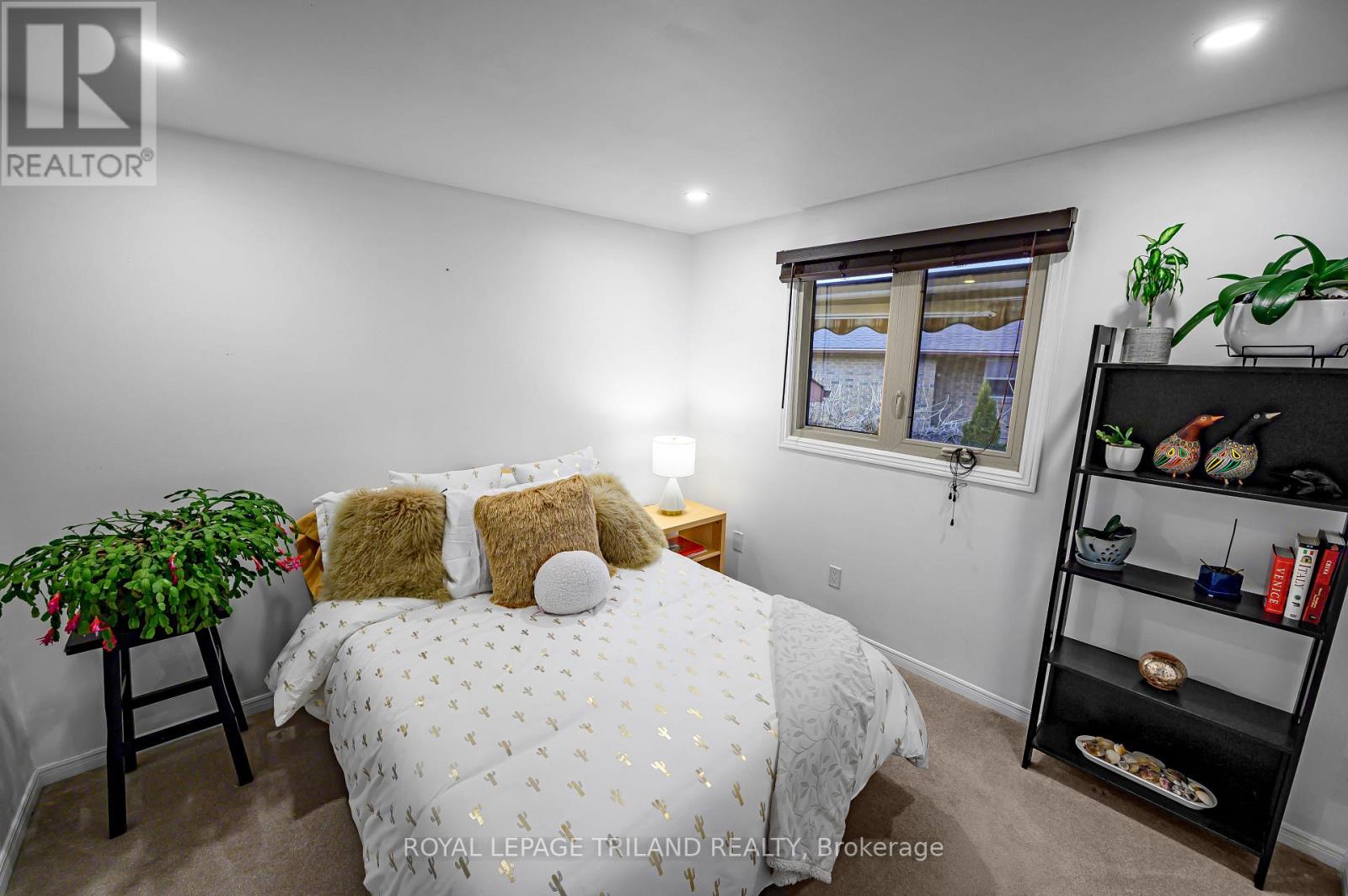 96 Golfdale Crescent, London South, Ontario  N6C 5P5 - Photo 18 - X12693382