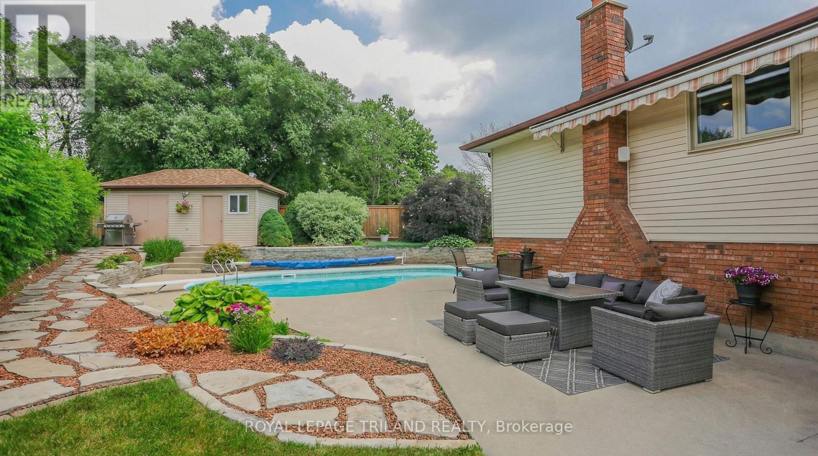 96 Golfdale Crescent, London South, Ontario  N6C 5P5 - Photo 31 - X12693382