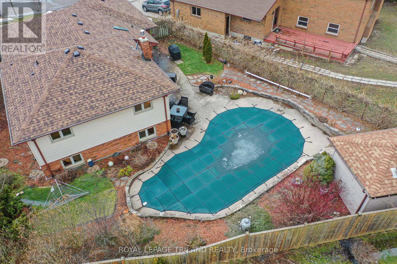 96 Golfdale Crescent, London South, Ontario  N6C 5P5 - Photo 33 - X12693382