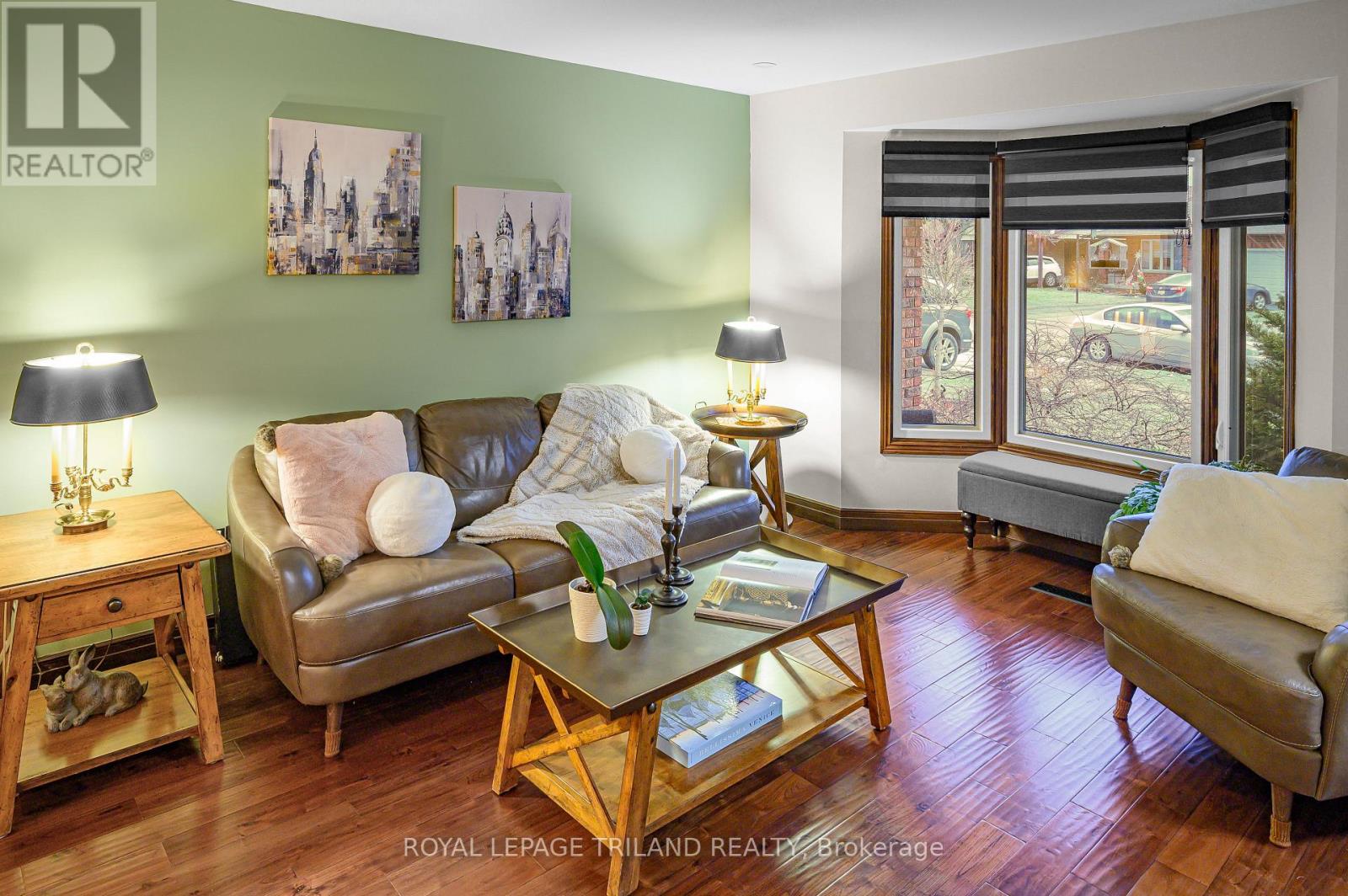 96 Golfdale Crescent, London South, Ontario  N6C 5P5 - Photo 8 - X12693382