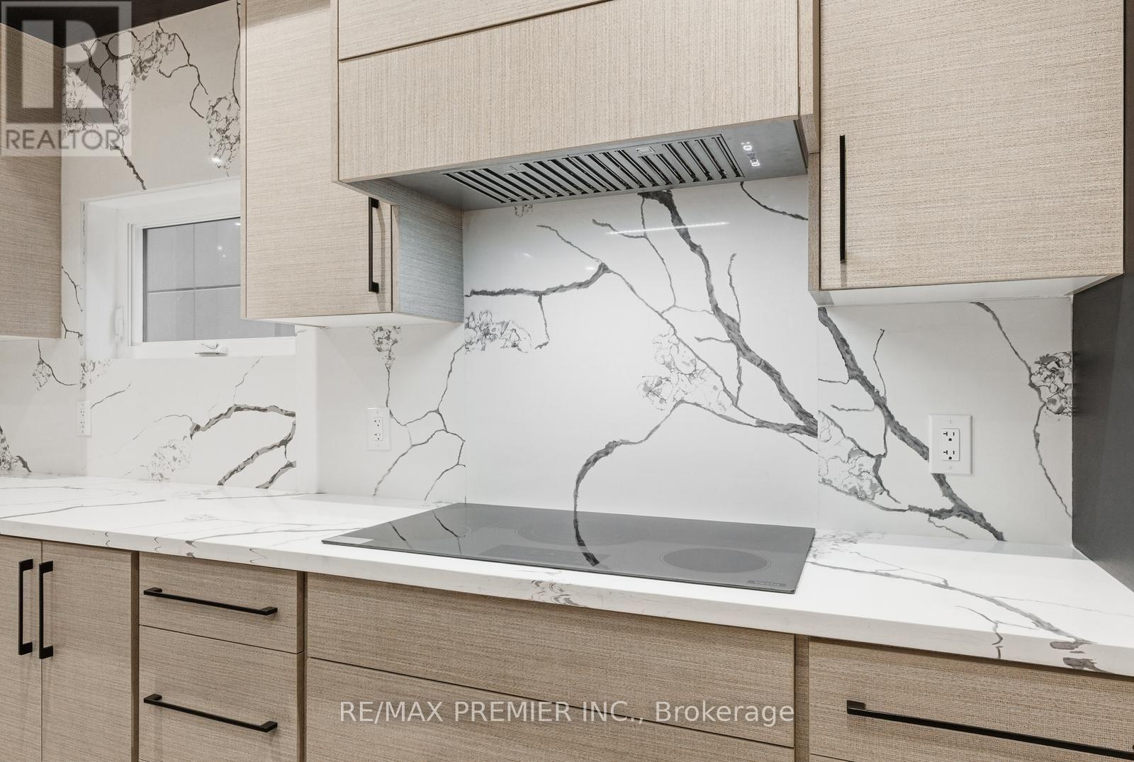 23a Maple Avenue N, Mississauga, Ontario  L5H 2S1 - Photo 15 - W12693262