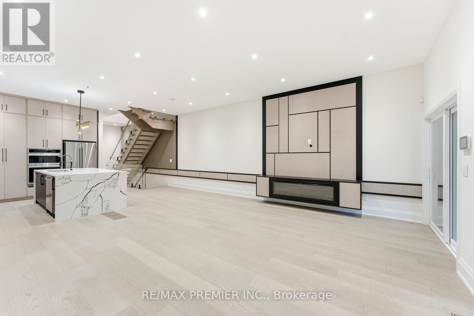 23a Maple Avenue N, Mississauga, Ontario  L5H 2S1 - Photo 19 - W12693262