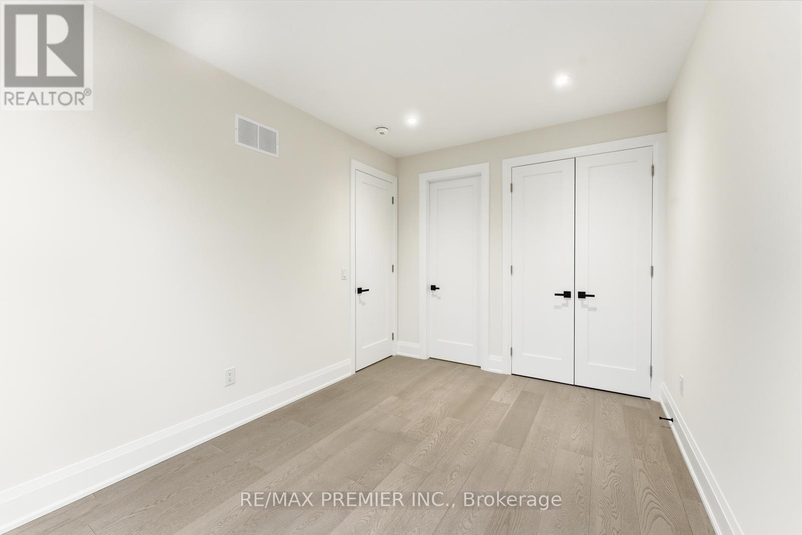 23a Maple Avenue N, Mississauga, Ontario  L5H 2S1 - Photo 26 - W12693262