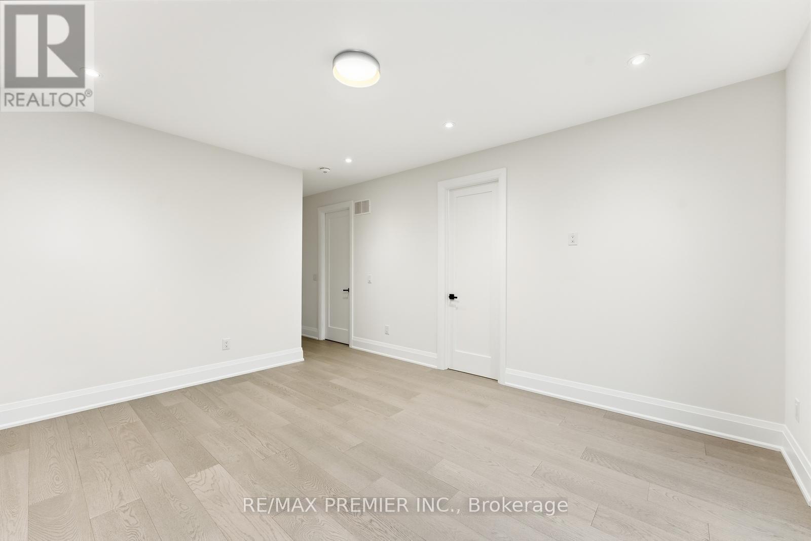 23a Maple Avenue N, Mississauga, Ontario  L5H 2S1 - Photo 33 - W12693262