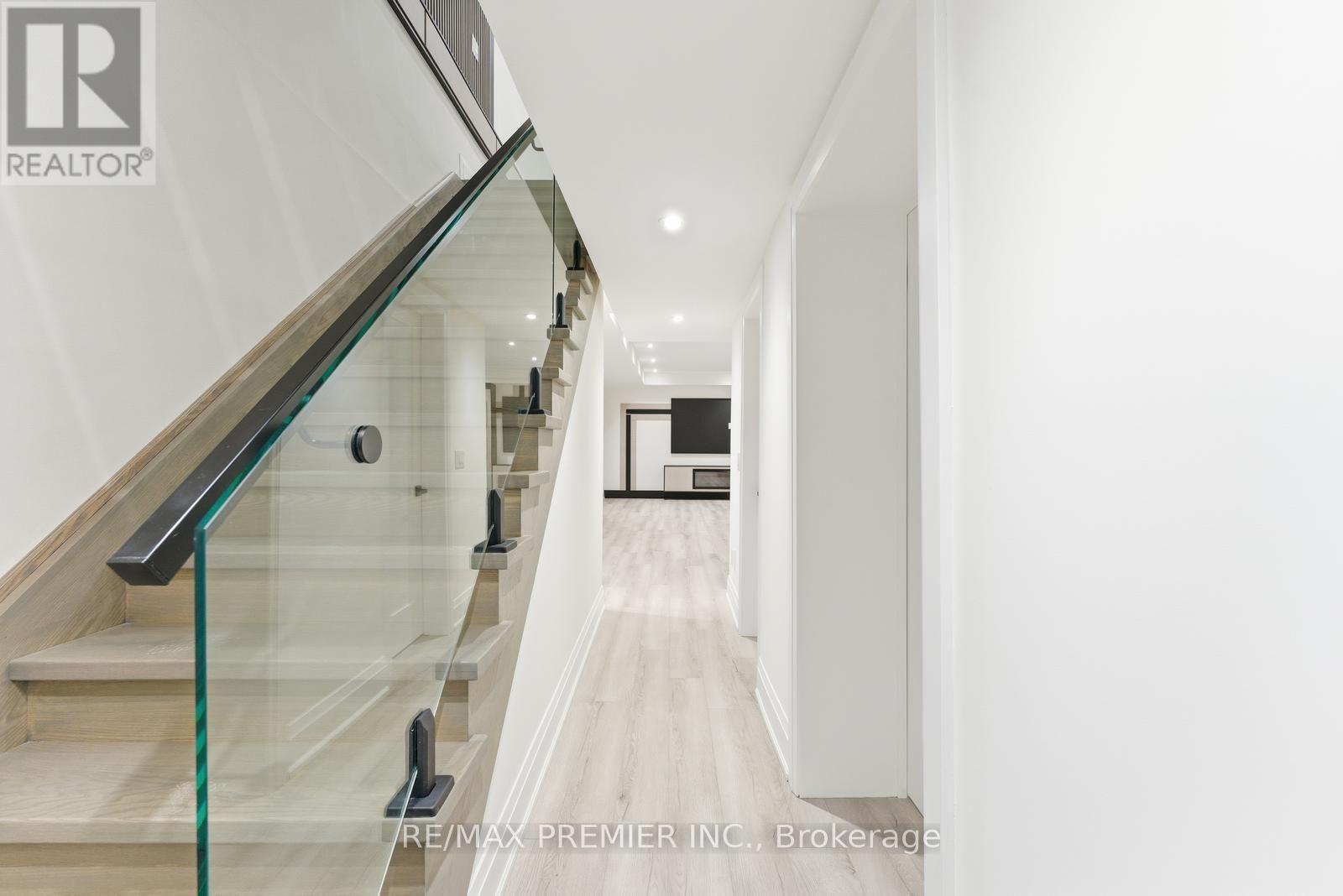 23a Maple Avenue N, Mississauga, Ontario  L5H 2S1 - Photo 40 - W12693262