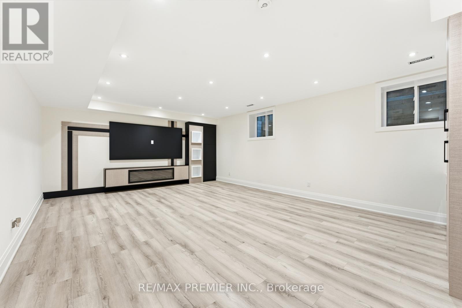 23a Maple Avenue N, Mississauga, Ontario  L5H 2S1 - Photo 41 - W12693262