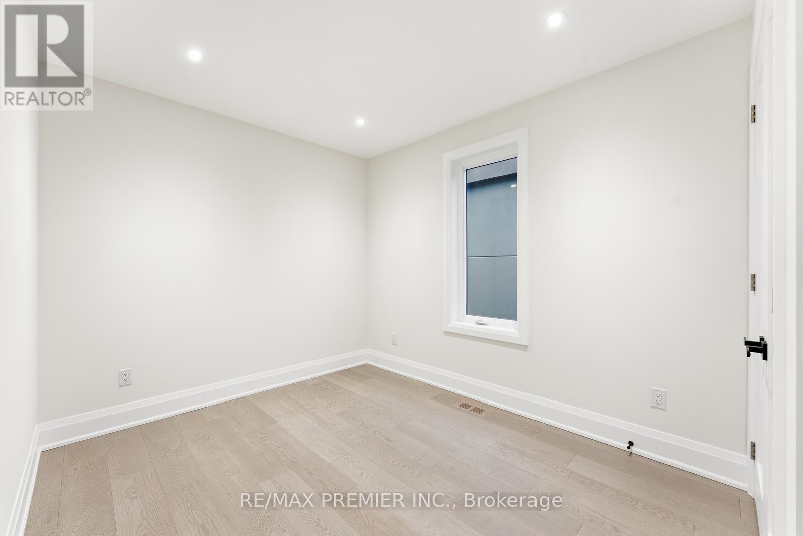 23a Maple Avenue N, Mississauga, Ontario  L5H 2S1 - Photo 27 - W12693262