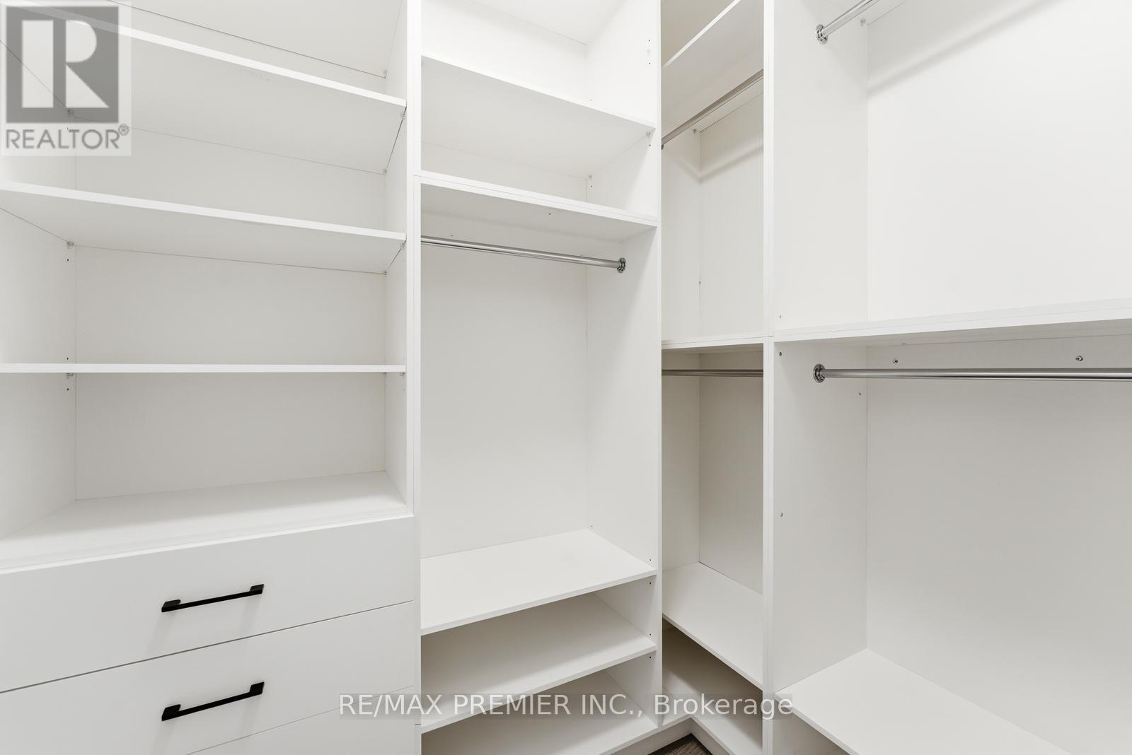 23a Maple Avenue N, Mississauga, Ontario  L5H 2S1 - Photo 39 - W12693262