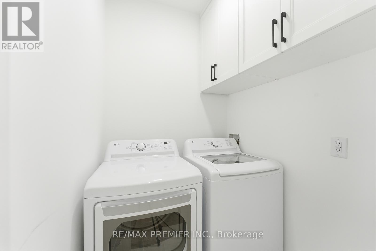 23a Maple Avenue N, Mississauga, Ontario  L5H 2S1 - Photo 31 - W12693262