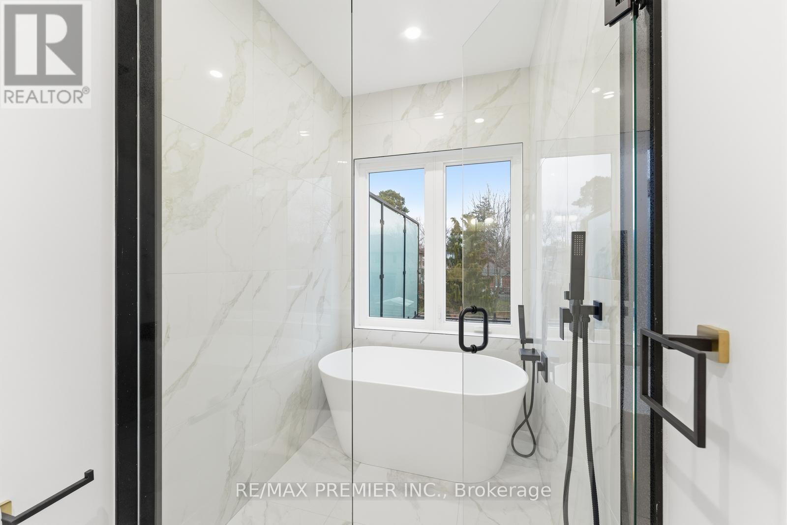 23a Maple Avenue N, Mississauga, Ontario  L5H 2S1 - Photo 35 - W12693262