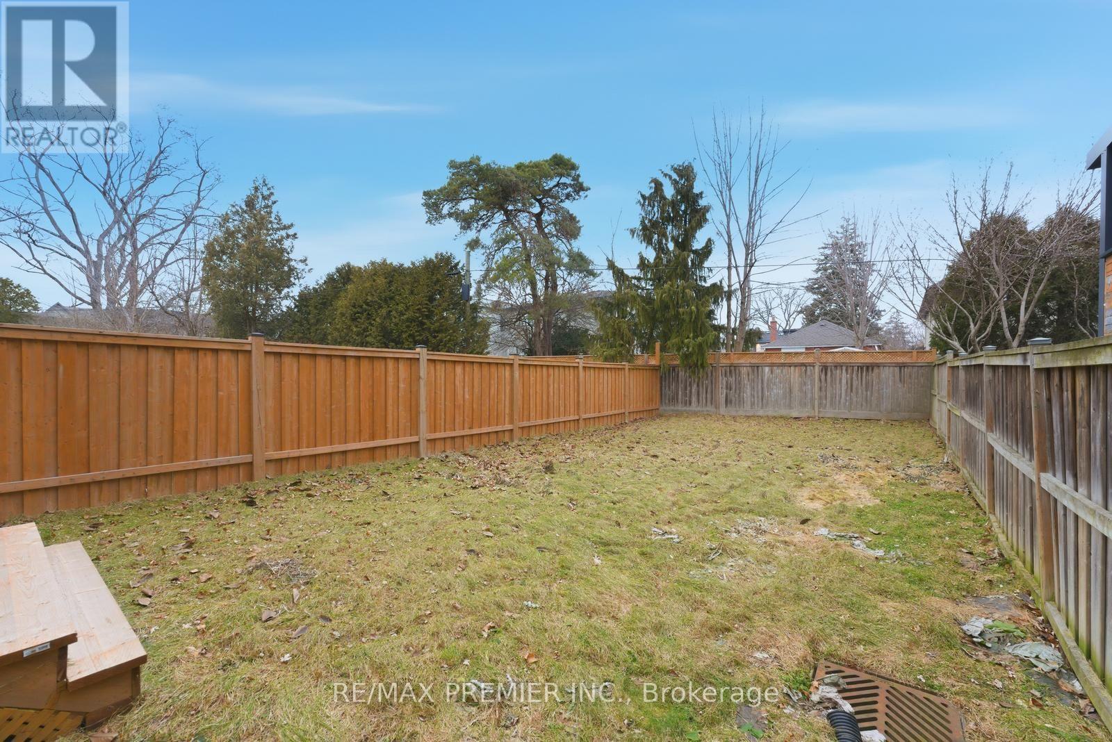 23a Maple Avenue N, Mississauga, Ontario  L5H 2S1 - Photo 47 - W12693262