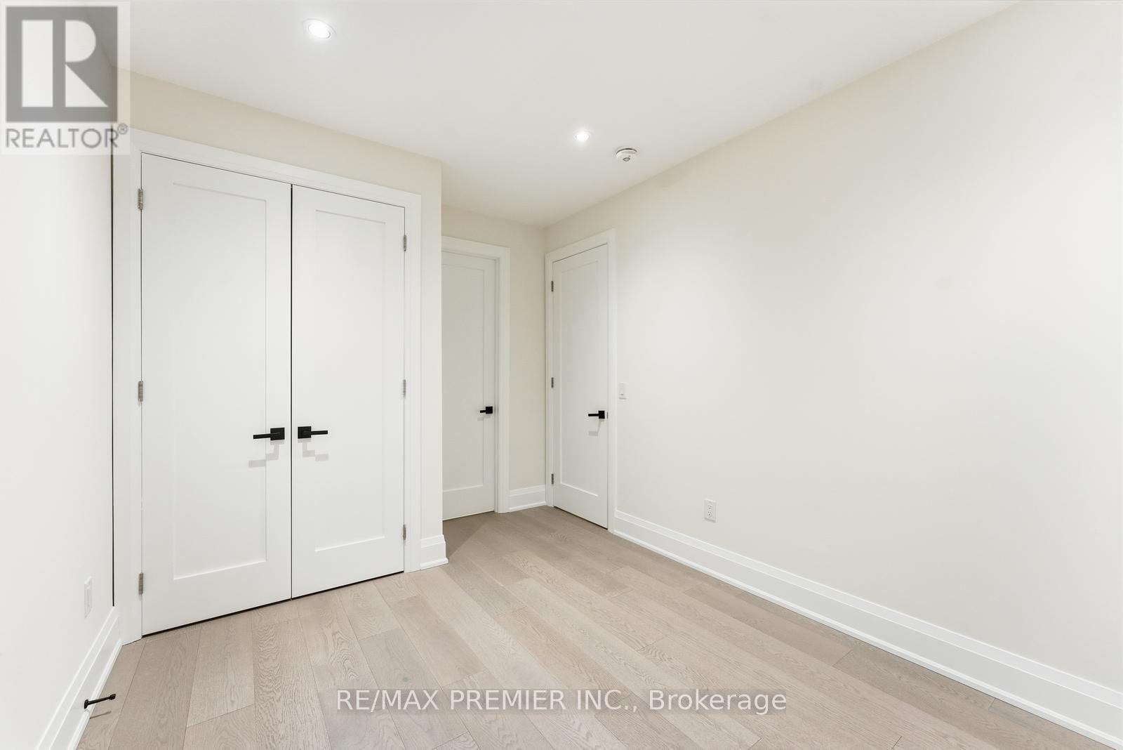 23a Maple Avenue N, Mississauga, Ontario  L5H 2S1 - Photo 28 - W12693262