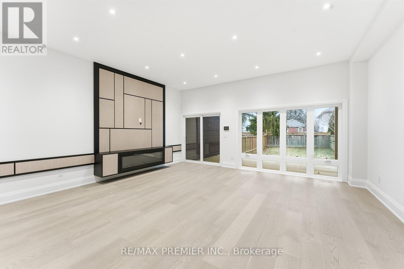 23a Maple Avenue N, Mississauga, Ontario  L5H 2S1 - Photo 18 - W12693262