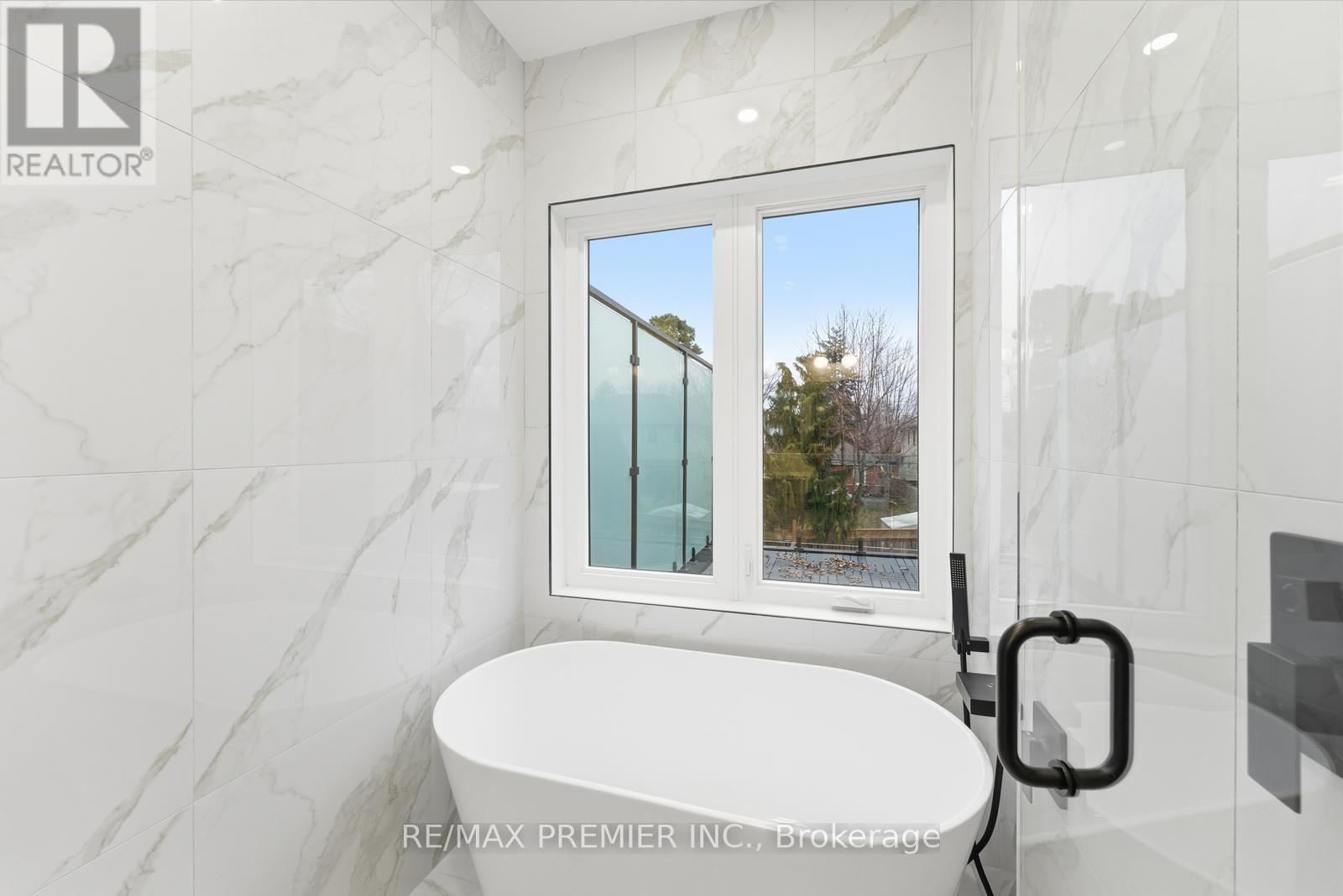 23a Maple Avenue N, Mississauga, Ontario  L5H 2S1 - Photo 36 - W12693262