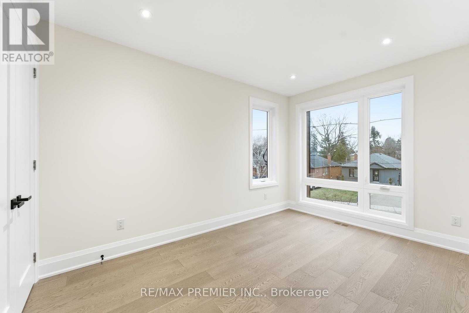 23a Maple Avenue N, Mississauga, Ontario  L5H 2S1 - Photo 25 - W12693262