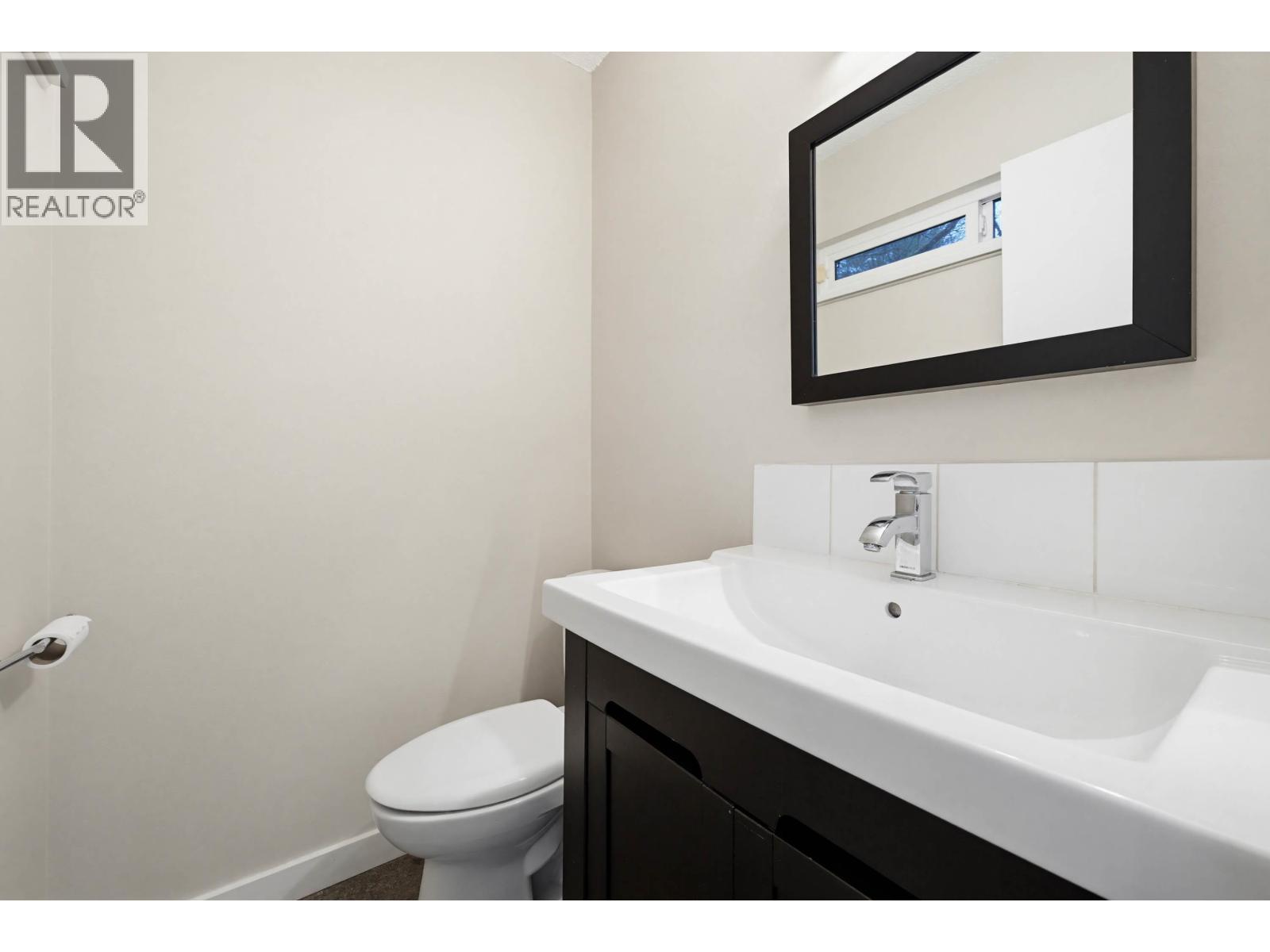 4686 Fernglen Place, Burnaby, British Columbia  V5G 3W1 - Photo 10 - R3079181