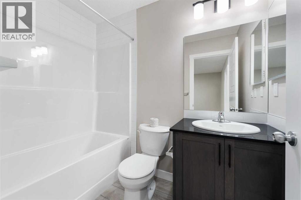 340 Cobblestone Gate Sw, Airdrie, Alberta  T4B 5J9 - Photo 10 - A2278363