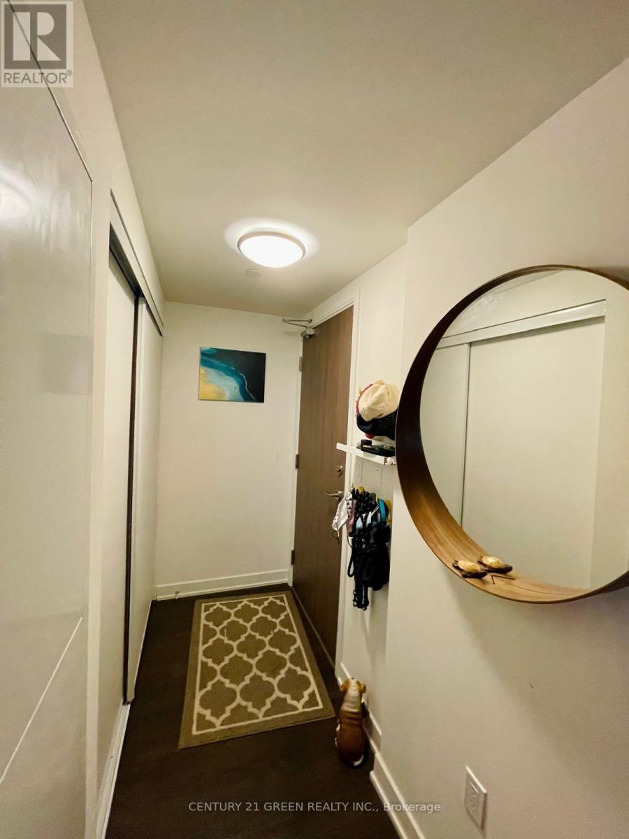 715 - 27 Bathurst Street, Toronto, Ontario  M5V 2P1 - Photo 3 - C12693322