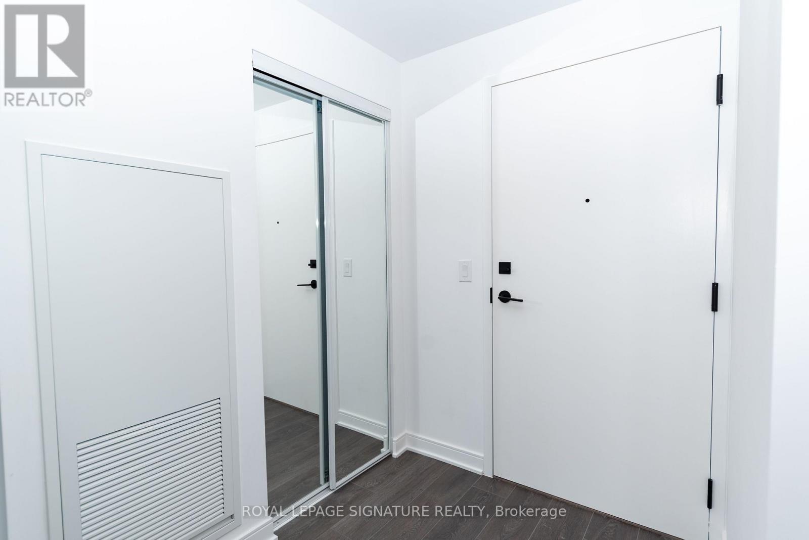 S707 - 180 Mill Street, Toronto, Ontario  M5A 0V7 - Photo 1 - C12693360