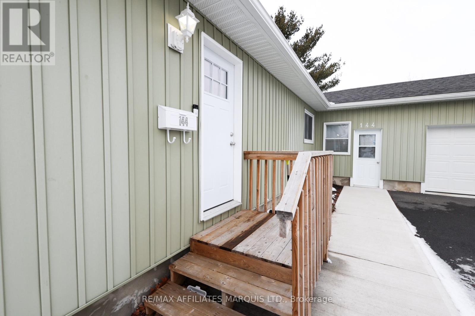 144 Elsie Avenue, Cornwall, Ontario  K6J 3L9 - Photo 4 - X12693334