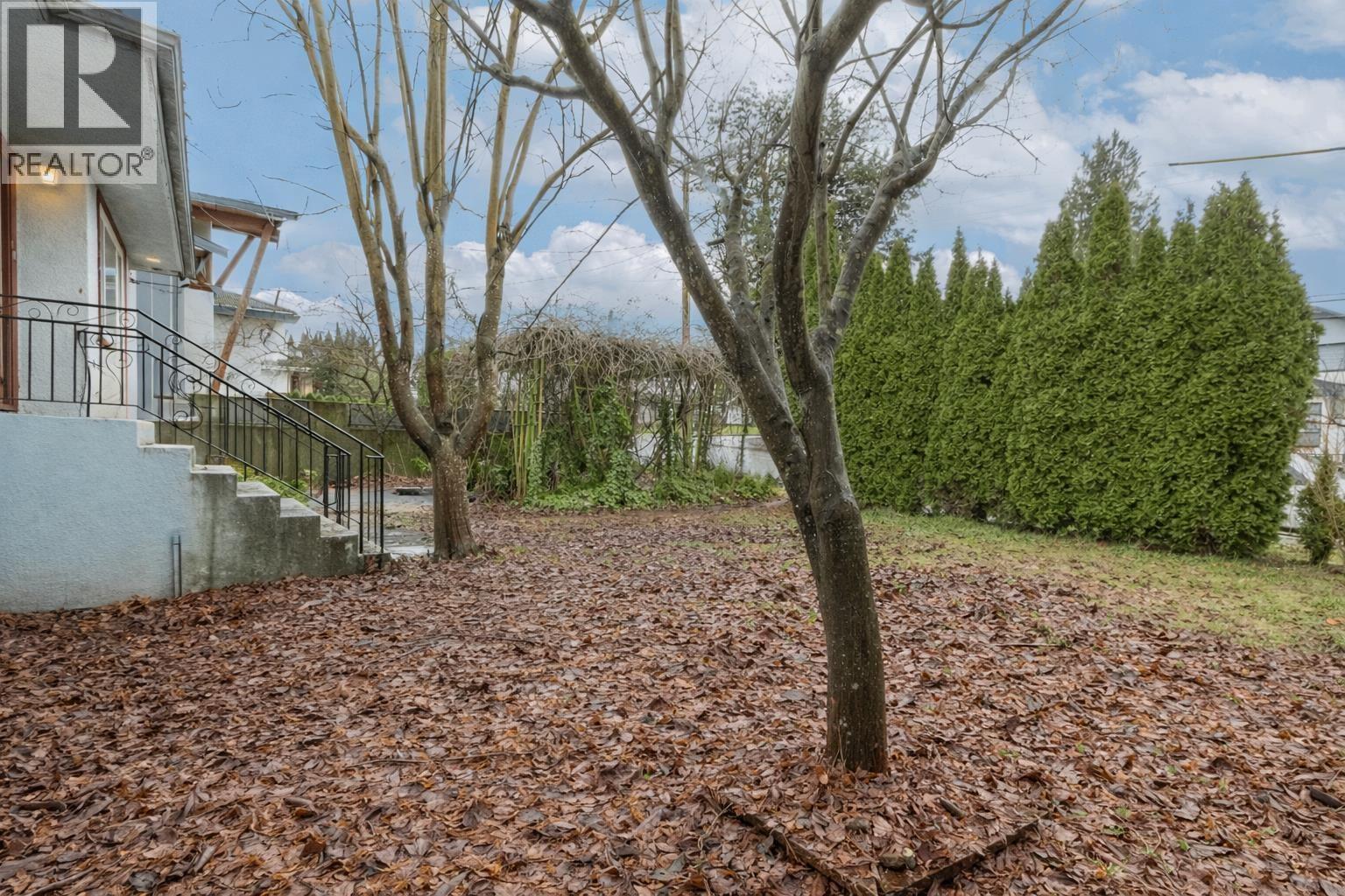 4856 Smith Avenue, Burnaby, British Columbia  V5G 2W4 - Photo 2 - R3078932