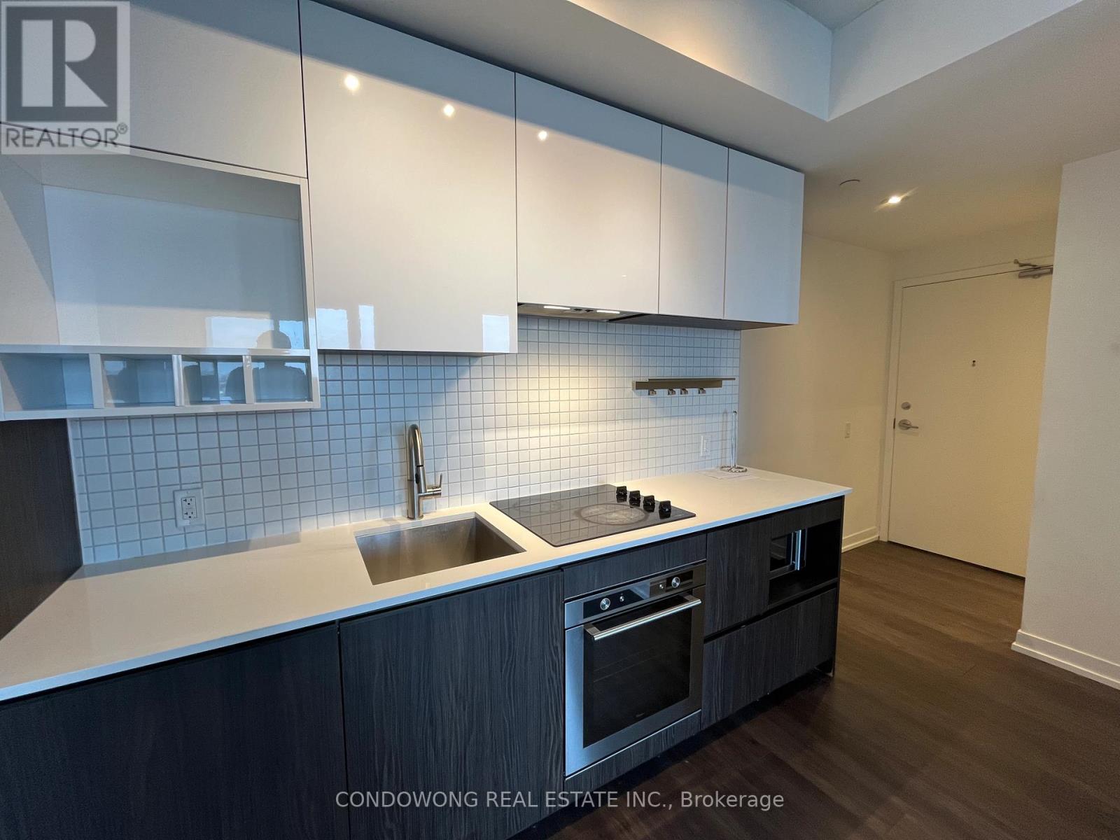 507 - 898 Portage Parkway, Vaughan, Ontario  L4K 0J6 - Photo 4 - N12693358