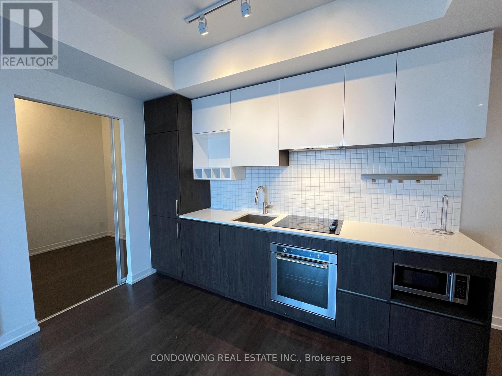 507 - 898 Portage Parkway, Vaughan, Ontario  L4K 0J6 - Photo 5 - N12693358