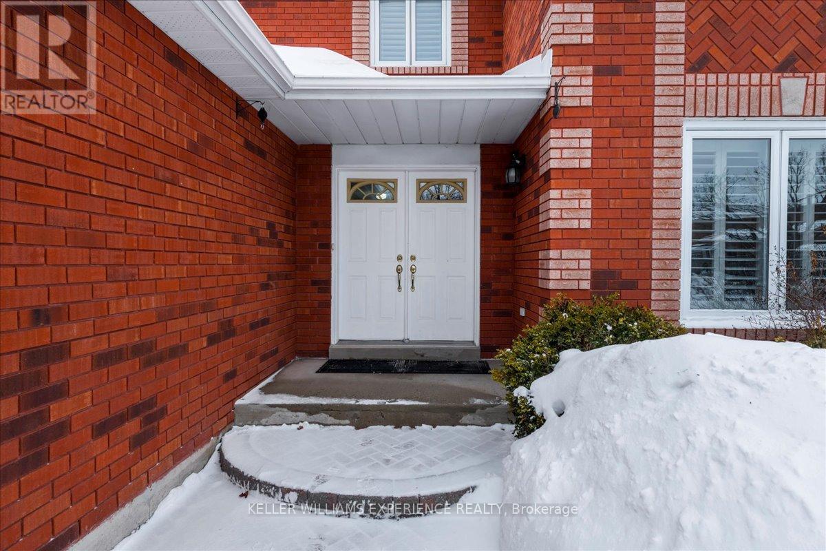132 James Street, Barrie (Ardagh), Ontario  L4N 6X9 - Photo 4 - S12693342