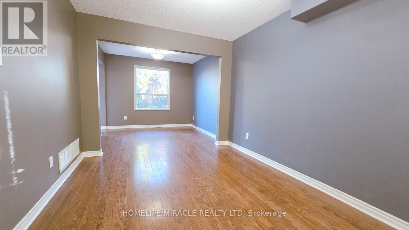 12 Gore Drive, Barrie (Ardagh), Ontario  L4N 8L3 - Photo 4 - S12693372