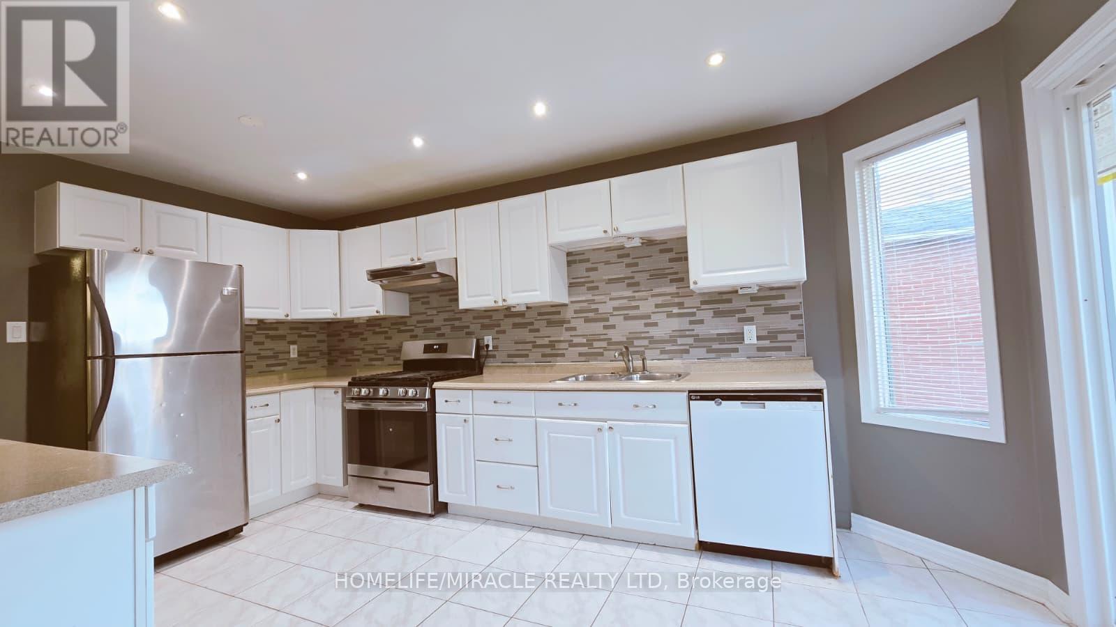 12 Gore Drive, Barrie (Ardagh), Ontario  L4N 8L3 - Photo 7 - S12693372