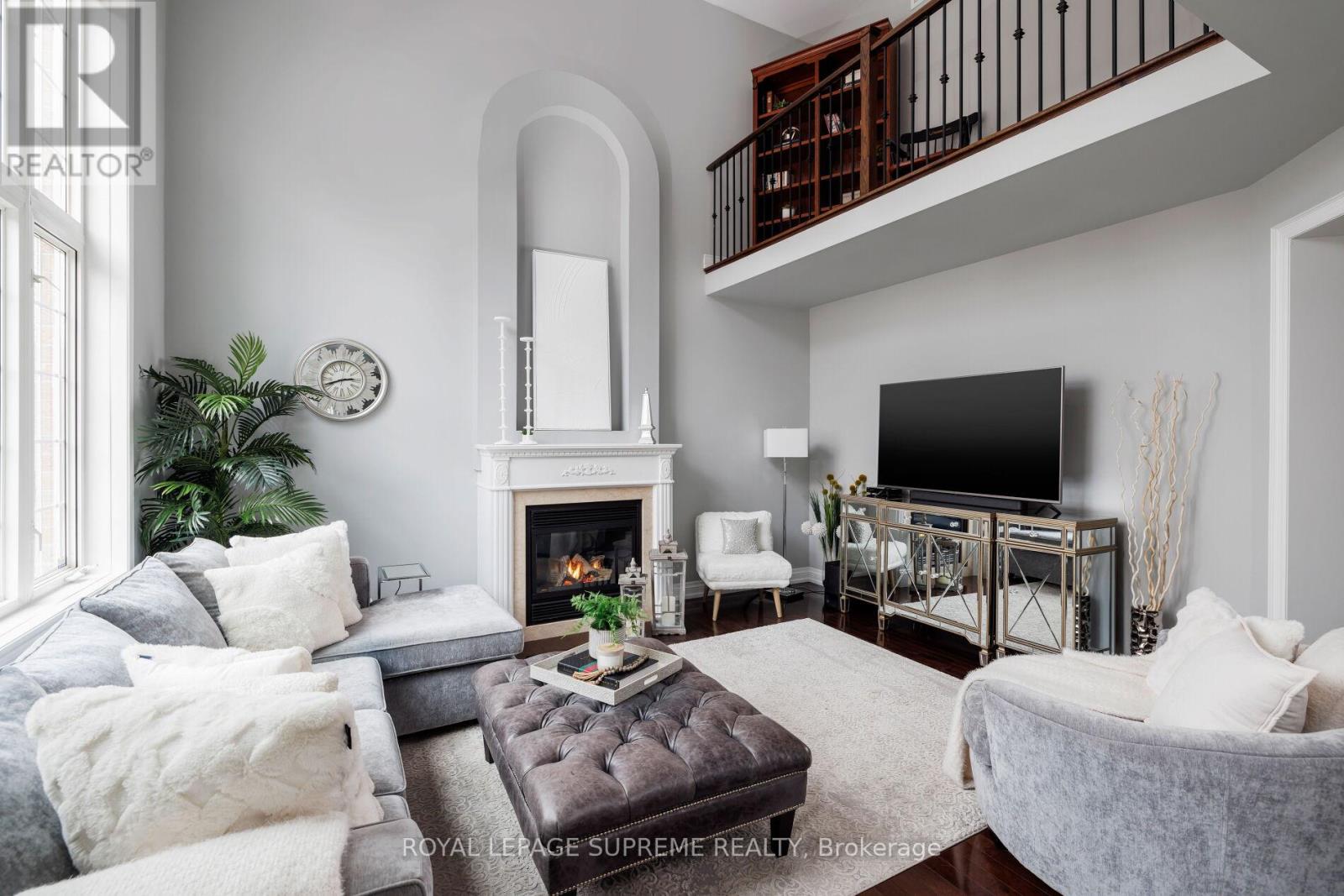 364 Creek Path Avenue, Oakville, Ontario  L6L 6X3 - Photo 2 - W12693318