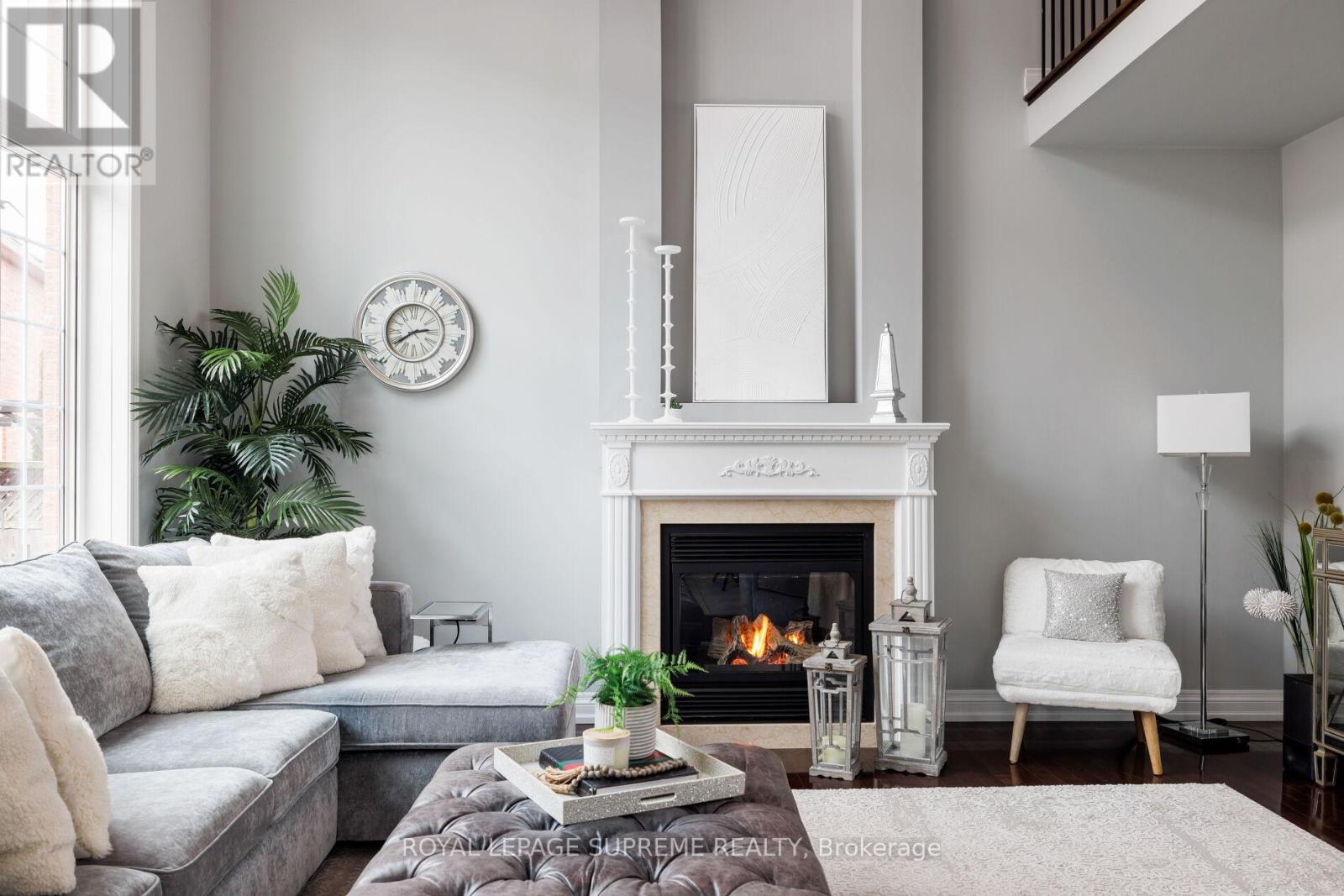 364 Creek Path Avenue, Oakville, Ontario  L6L 6X3 - Photo 3 - W12693318