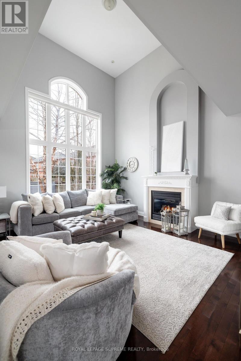 364 Creek Path Avenue, Oakville, Ontario  L6L 6X3 - Photo 4 - W12693318