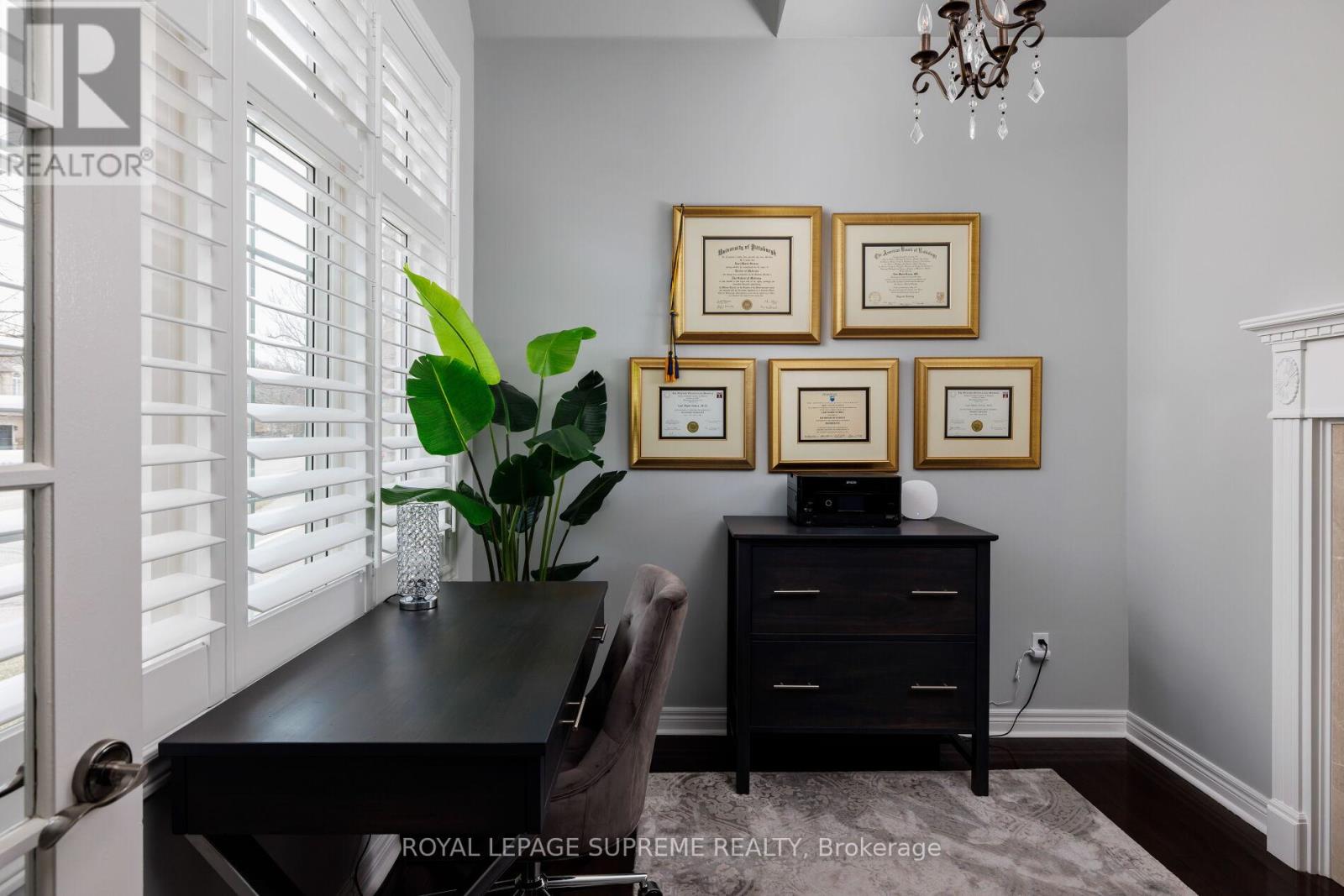 364 Creek Path Avenue, Oakville, Ontario  L6L 6X3 - Photo 7 - W12693318