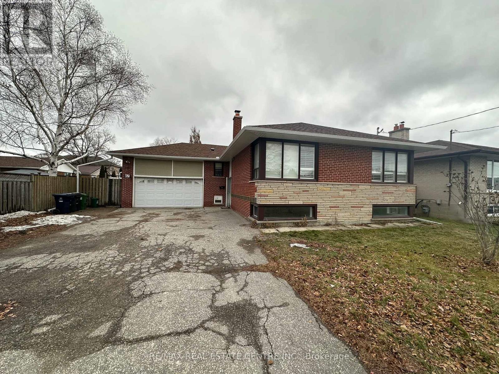 Bsmt - 67 York Road, Toronto, Ontario  M9R 3E7 - Photo 1 - W12693366